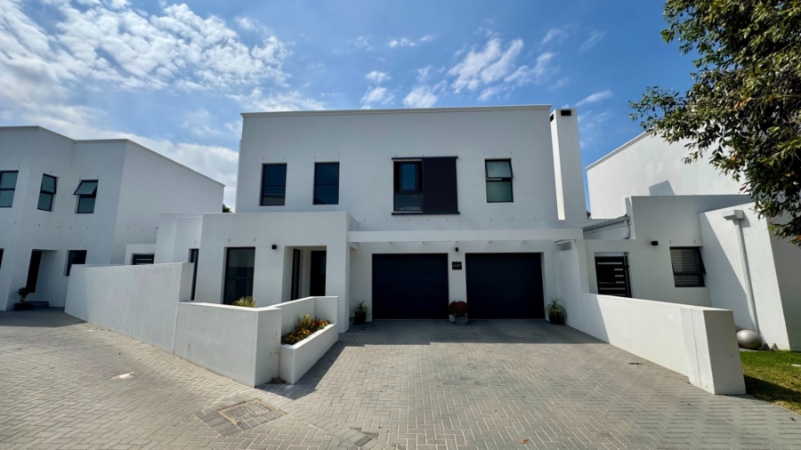 4 Bedroom Property for Sale in Croydon Gardens Estate Western Cape